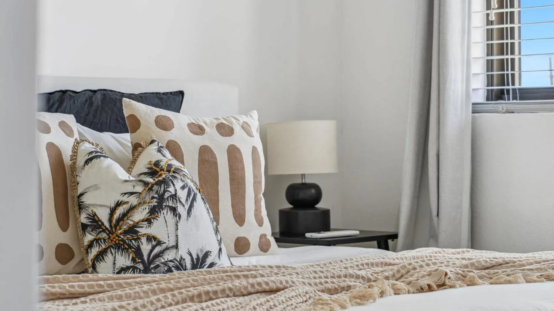 شقة Alexandra Headland Beachfront Unit